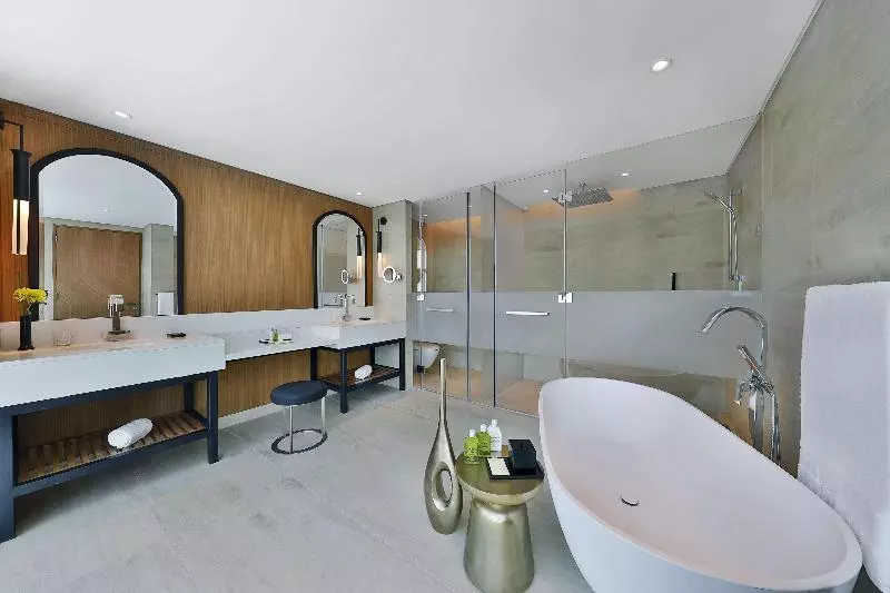 سوئیت با تخت بزرگ, Doubletree By Hilton Dubai  Business Bay