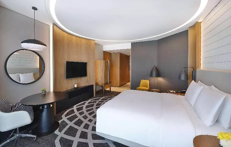 Standard Room King Bed Adapted for people with reduced mobility