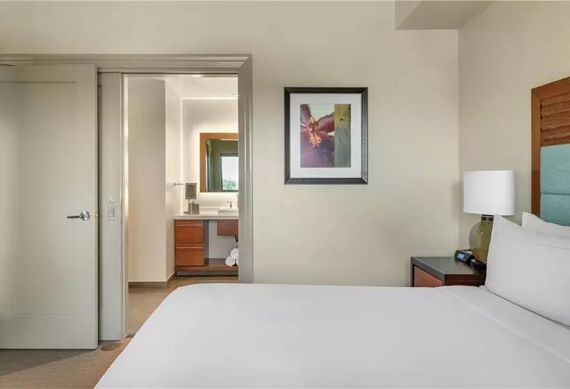 Suite King Bed