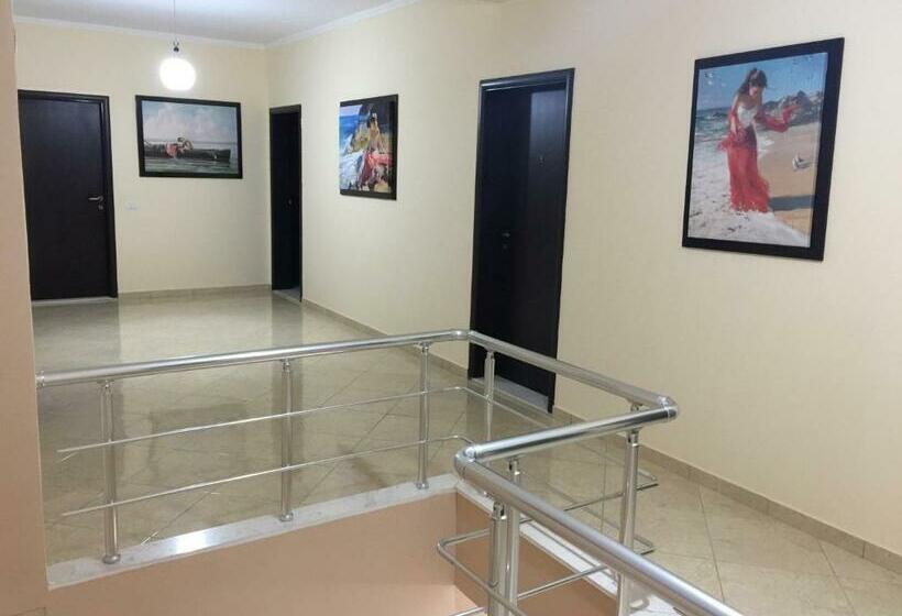 Pokój Standard z Balkonem, Haris