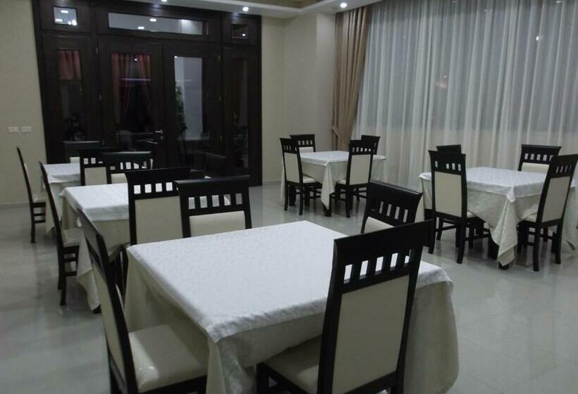 Pokój Standard z Balkonem, Haris