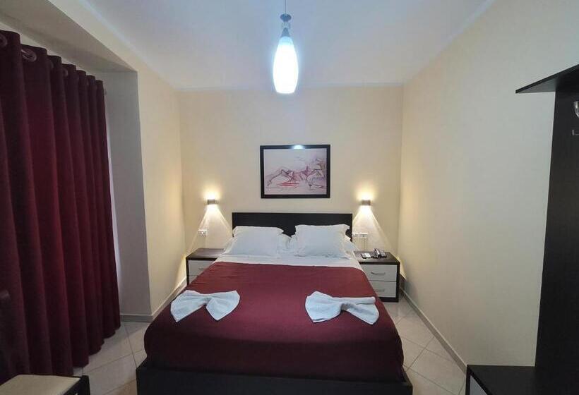 Pokój Standard z Balkonem, Haris