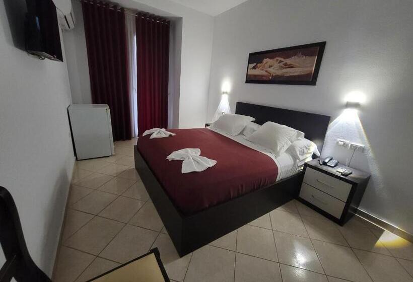 Pokój Standard z Balkonem, Haris