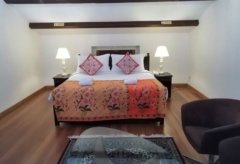 Suite, Heeren Straits