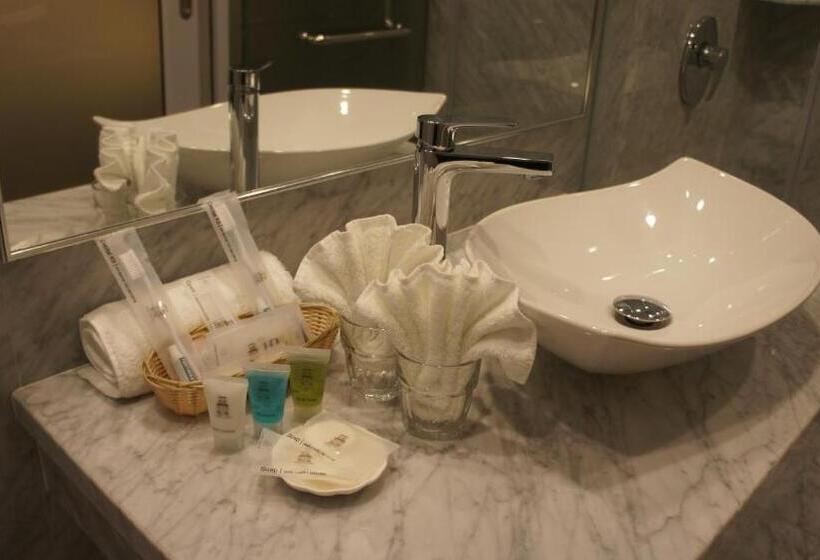 Chambre Supérieure, Heeren Straits