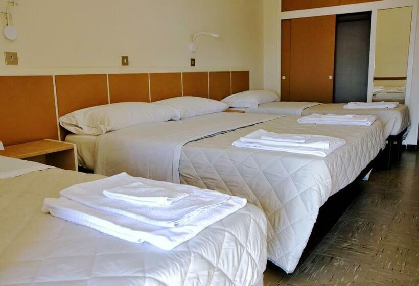 スタンダードトリプルルーム, Internazionale