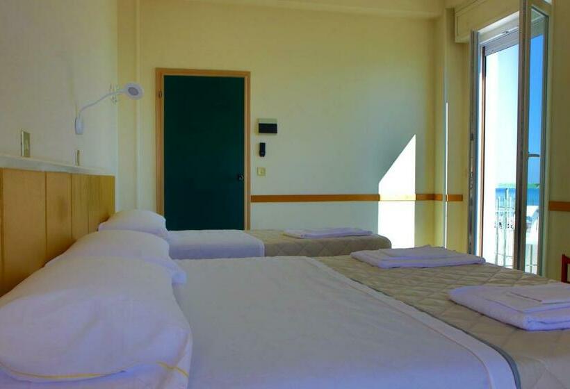 スタンダードトリプルルーム, Internazionale