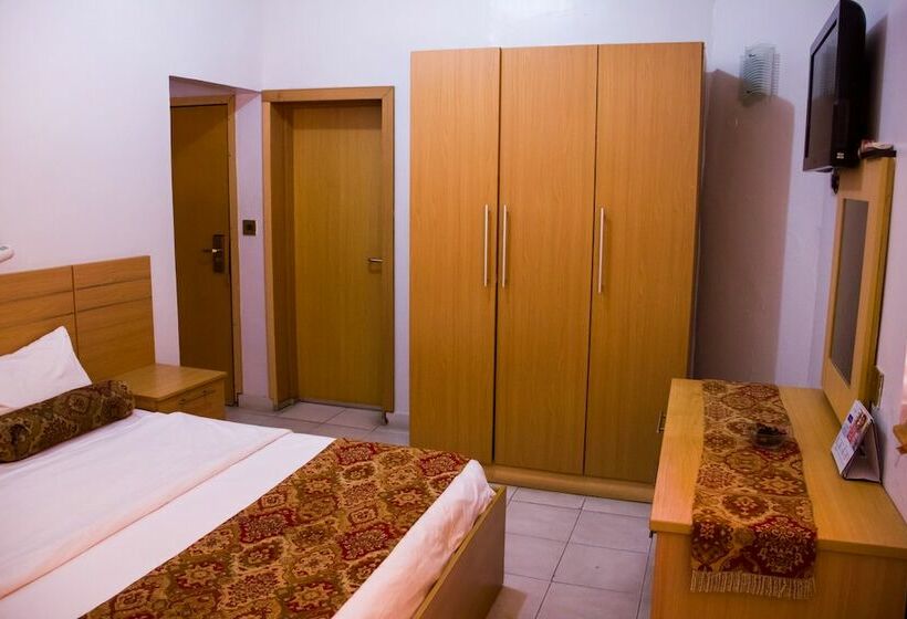 سوییت اجرایی, La Patriache Lodge