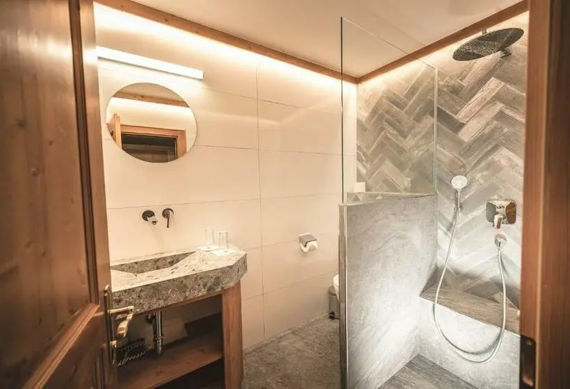 Standard-huone, Schartner