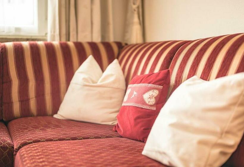 اتاق راحتی, Schartner