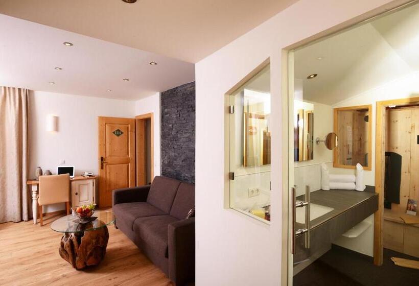 سوئیت پریمیوم, Schartner