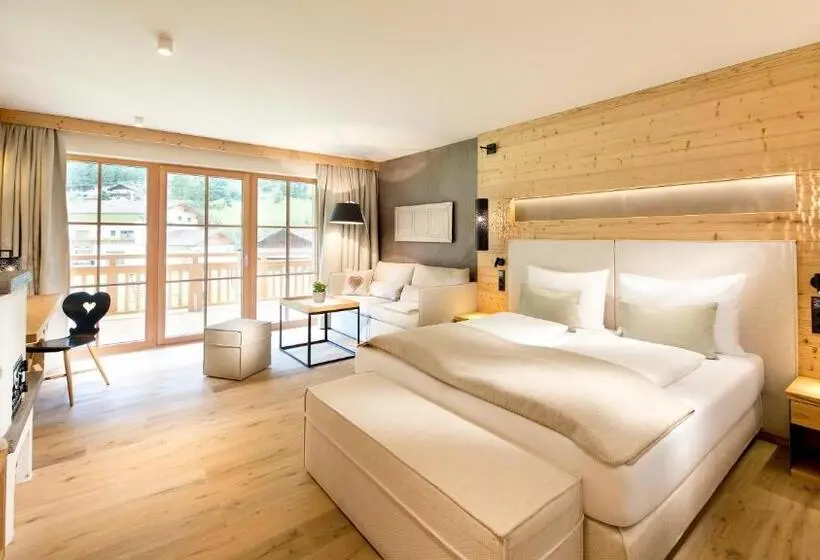 سوئیت جونیور با چشم‌انداز کوهستان, Living & Spa Vitalhotel Edelweiss