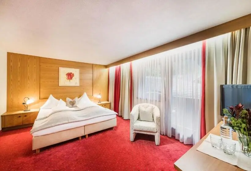 Habitaciï¿½n Estï¿½ndar Abuhardillada, Living & Spa Vitalhotel Edelweiss