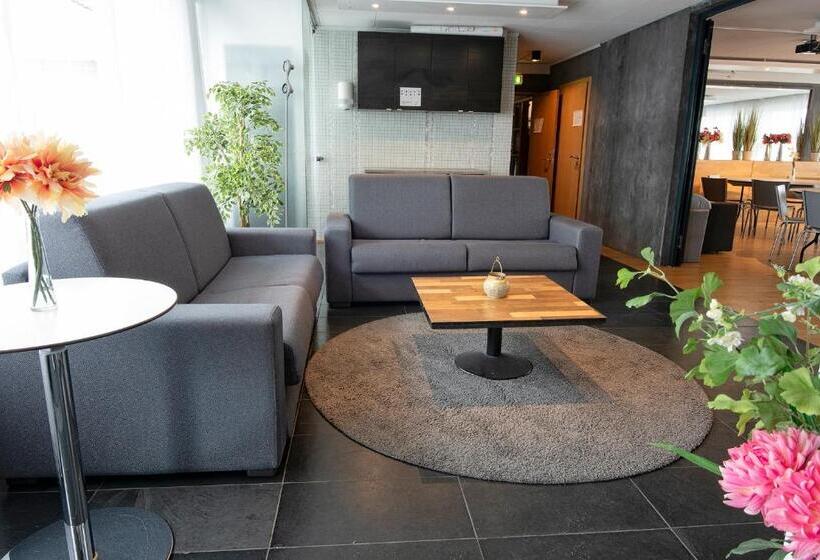 تختخواب در اتاق مشترک, B14 Hostel