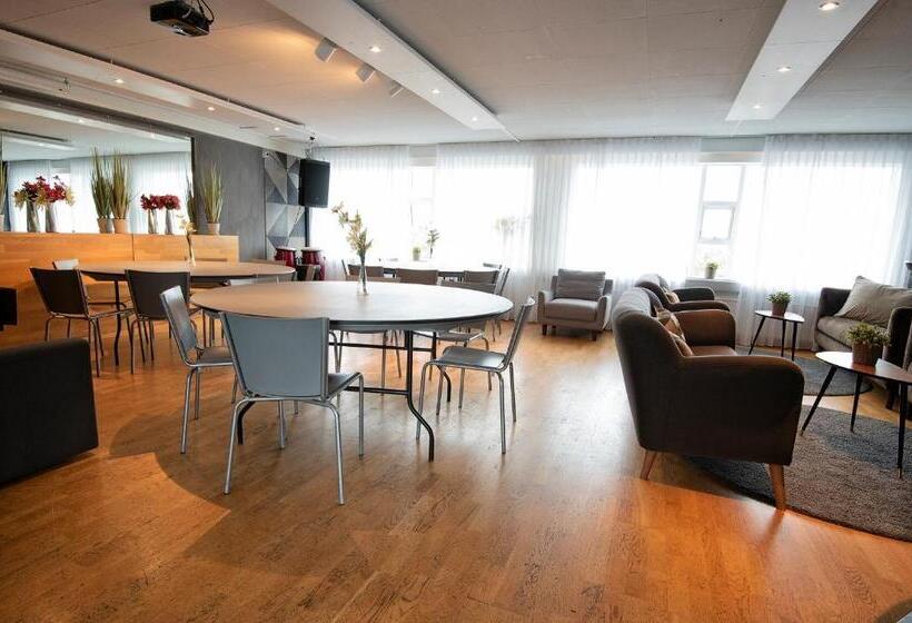 تختخواب در اتاق مشترک, B14 Hostel