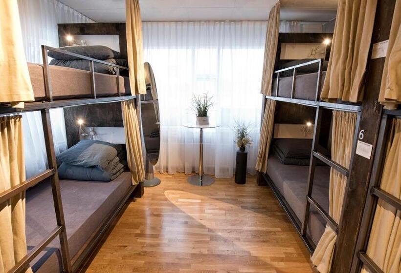 تختخواب در اتاق مشترک, B14 Hostel