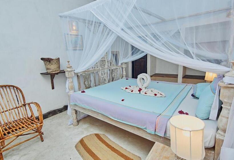 اتاق استاندارد با تخت بزرگ, Mvuvi Lodge
