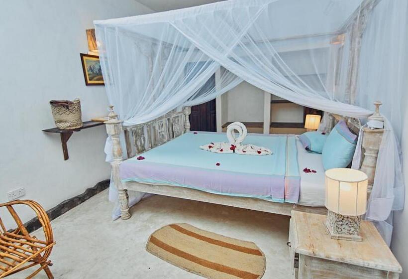 اتاق استاندارد با تخت بزرگ, Mvuvi Lodge