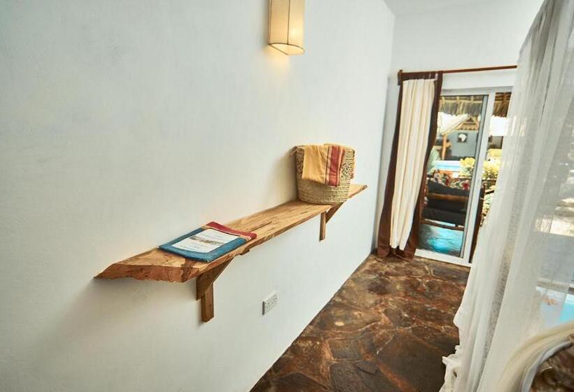 اتاق استاندارد با چشمانداز استخر, Mvuvi Lodge