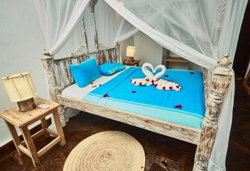 اتاق استاندارد با چشمانداز استخر, Mvuvi Lodge