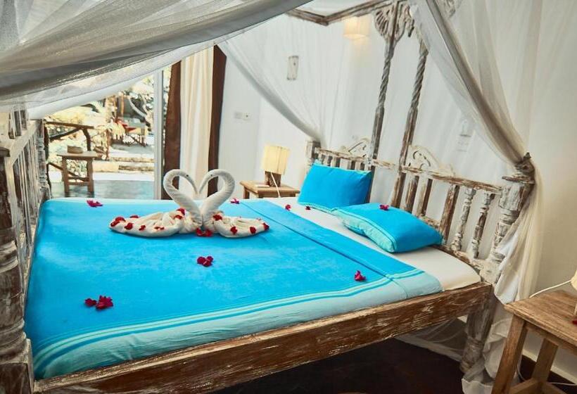 اتاق استاندارد با چشمانداز استخر, Mvuvi Lodge