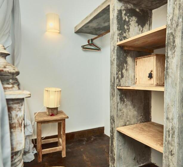 اتاق استاندارد با چشمانداز استخر, Mvuvi Lodge