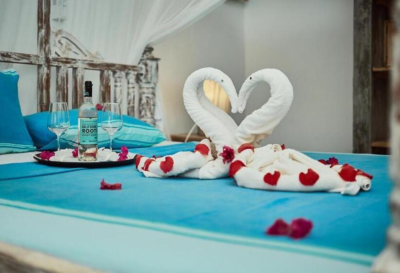 اتاق استاندارد با چشمانداز استخر, Mvuvi Lodge