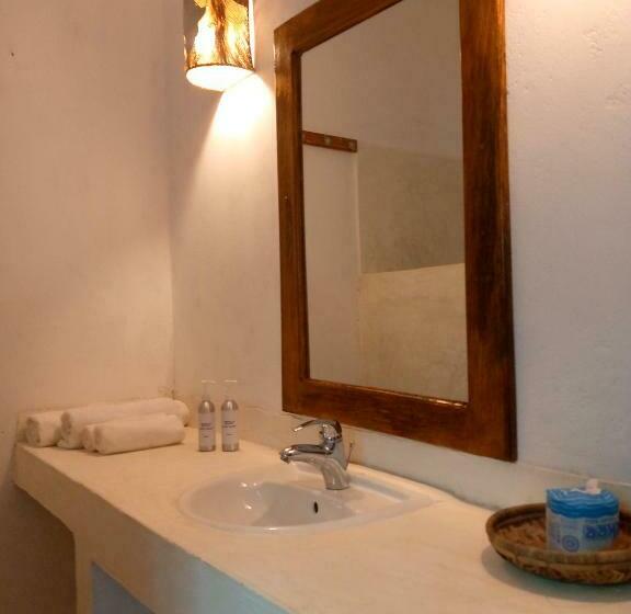 اتاق استاندارد با چشمانداز باغ, Mvuvi Lodge