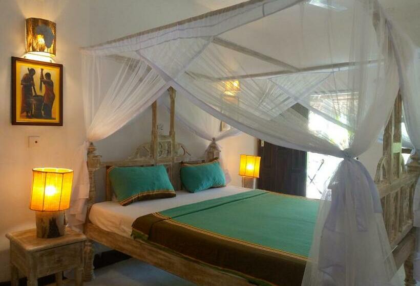 اتاق استاندارد با چشمانداز استخر, Mvuvi Lodge