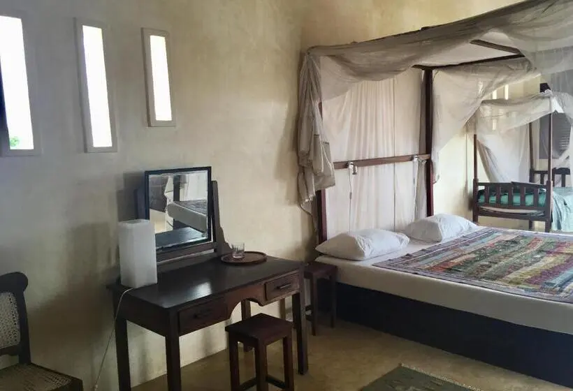 اتاق استاندارد با بالکن و چشم‌انداز دریا, Subira House