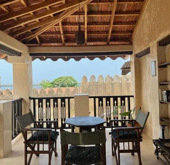 اتاق استاندارد با بالکن و چشم‌انداز دریا, Subira House