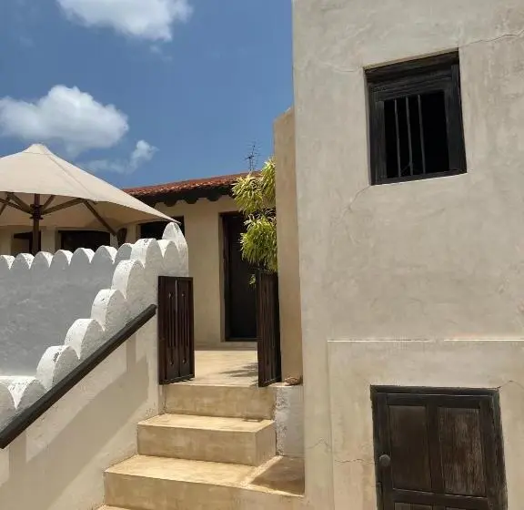 اتاق استاندارد با بالکن و چشم‌انداز دریا, Subira House