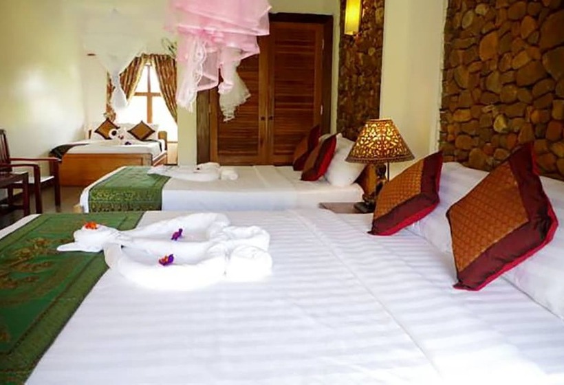 Quarto Triplo Standard Vista Piscina, Darica Resort