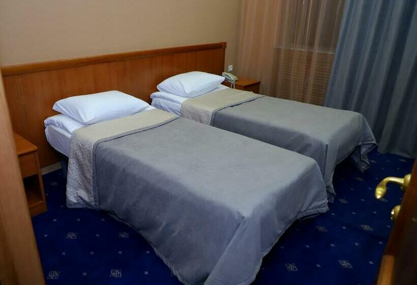 اتاق خانوادگی, Araks Hotel Complex