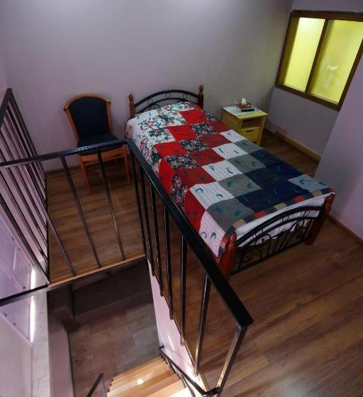 اتاق اکونومی یک تخته, Araks Hotel Complex