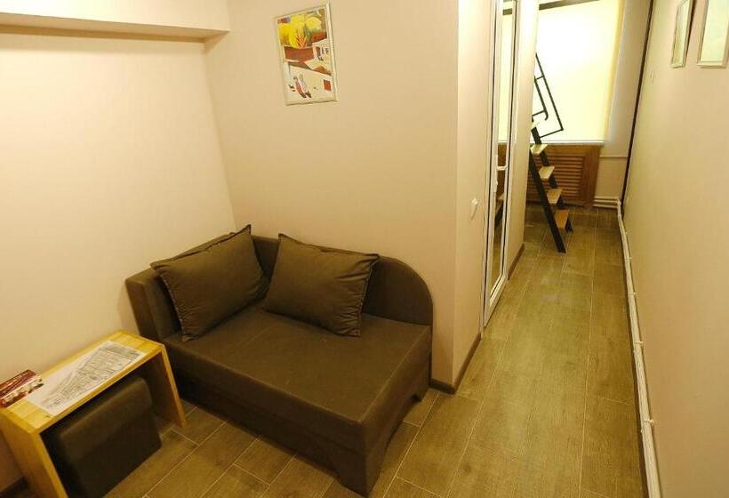 اتاق اکونومی, Araks Hotel Complex