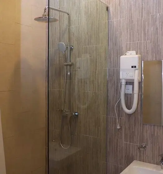 اتاق لوکس, Araks Hotel Complex