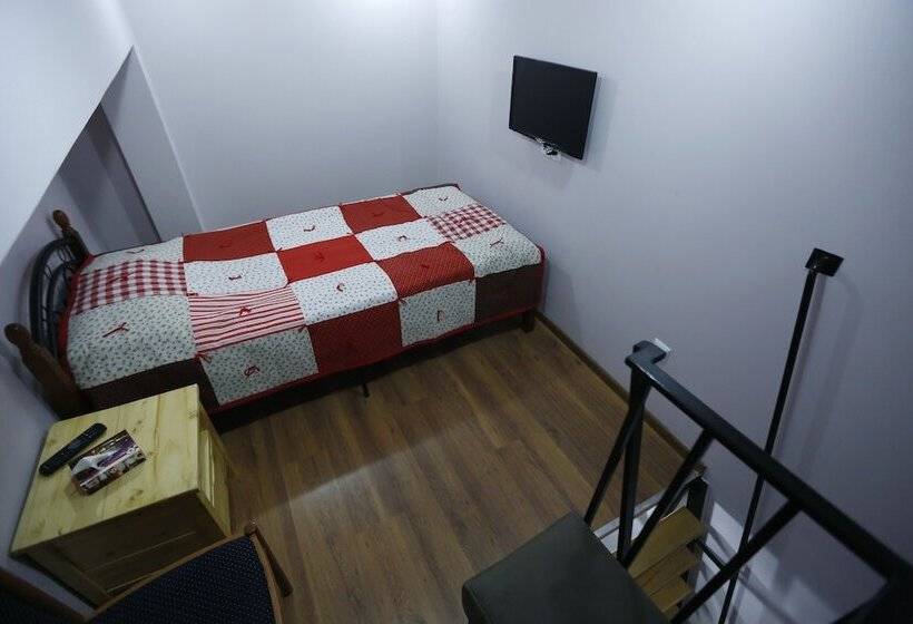 اتاق اکونومی یک تخته, Araks Hotel Complex