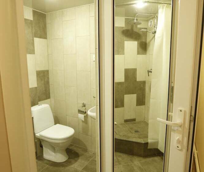 اتاق اکونومی, Araks Hotel Complex