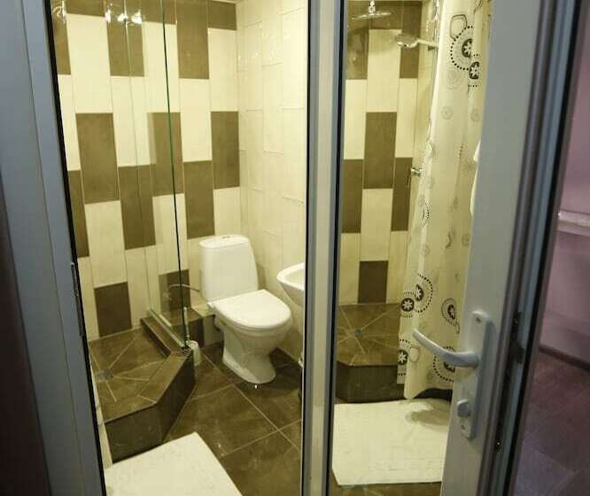 اتاق اکونومی, Araks Hotel Complex