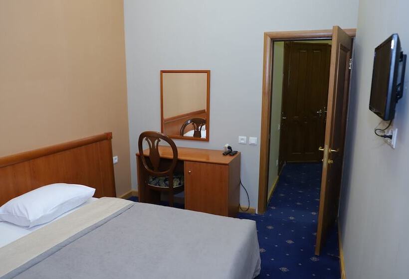 اتاق خانوادگی, Araks Hotel Complex