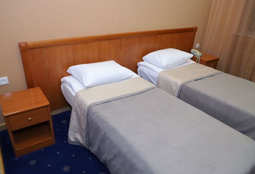 اتاق خانوادگی, Araks Hotel Complex