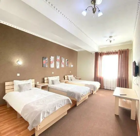 اتاق استاندارد سه نفره, Caravan