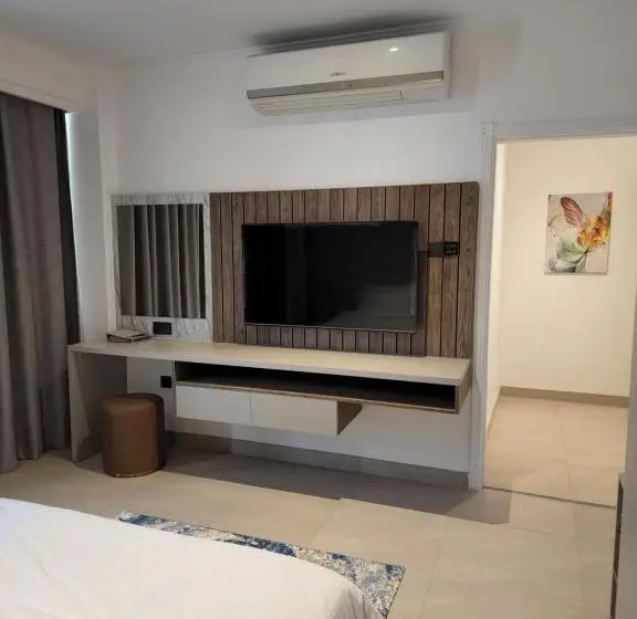 سوییت جونیور, Imperial Suites