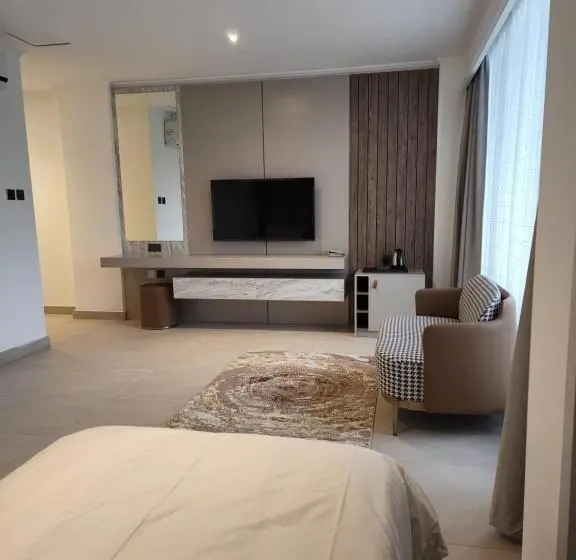 سوئیت 2 خوابه, Imperial Suites