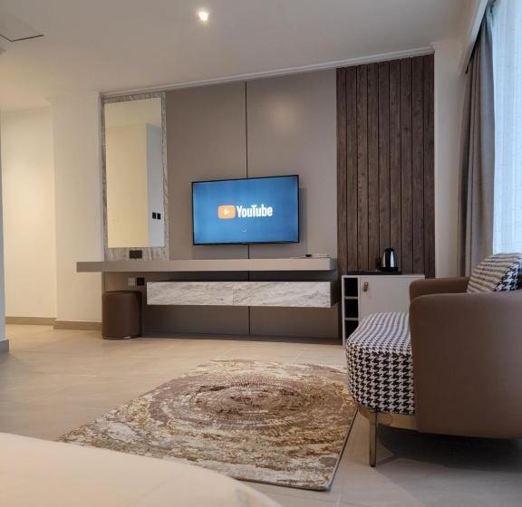 سوئیت 2 خوابه, Imperial Suites