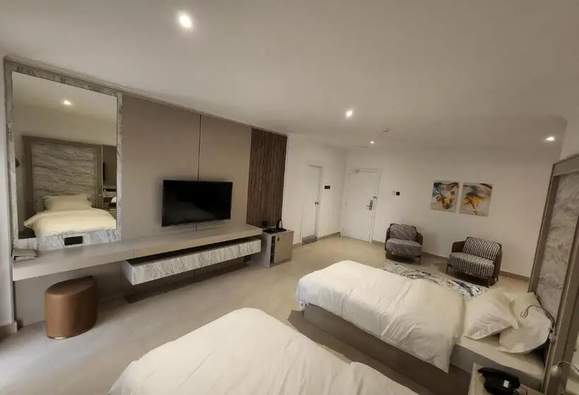 اتاق سوپریور, Imperial Suites