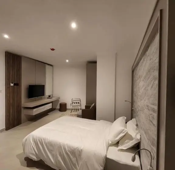 اتاق استاندارد یک نفره, Imperial Suites