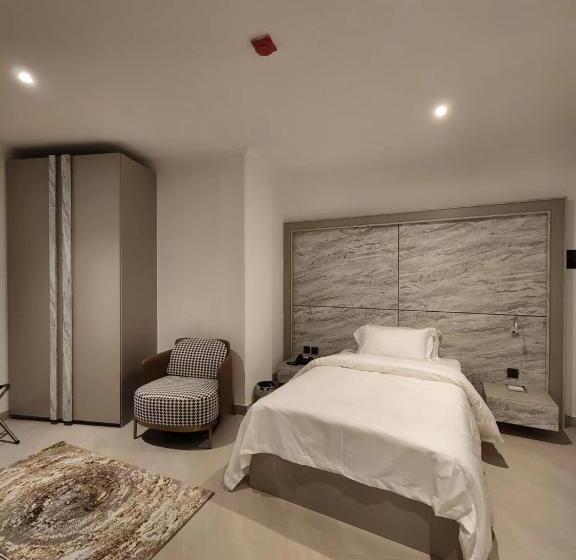 اتاق استاندارد یک نفره, Imperial Suites