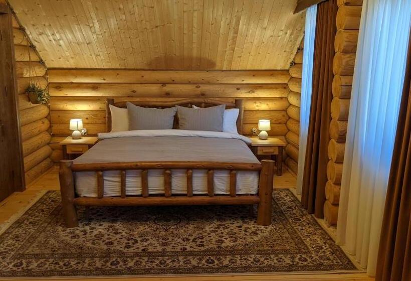 خانه 2 خوابه, Grace Kecharis